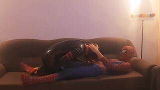 Spiderman fucks Pup Pepper dressed in rubber latex (mouthfuck) - 3 image