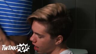 Troye Dean, Jake Preston, Maverick Sun And Jordan Lake Fuck Each Other In A Public Bathroom - TWINKPOP - 2 image