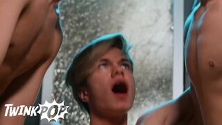 Troye Dean, Jake Preston, Maverick Sun And Jordan Lake Fuck Each Other In A Public Bathroom - TWINKPOP - 8 image