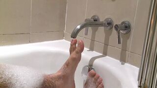 Theo Reid & Dan Broughton, relaxing sex in a hot tub, with