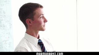 MormonBoyz- Muscle boy cums while being fucked bareback