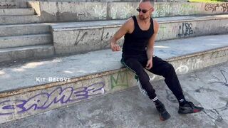 Fit guy on app catches guy he saw on app & bangs him hard on fire escape