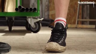 Bareback anal pounding with a drill machine - Rosebud twink gets her ass stretched wide open!