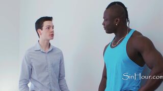 Harrison Feels & Texas Twink experiment with massive black cock & wild bareback sex