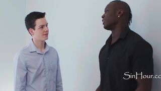 Harrison Feels & Texas Twink experiment with massive black cock & wild bareback sex