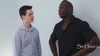 Harrison Feels & Texas Twink experiment with massive black cock & wild bareback sex