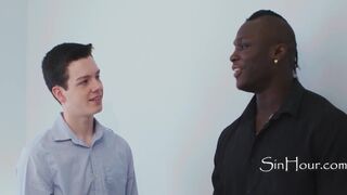 Harrison Feels & Texas Twink experiment with massive black cock & wild bareback sex