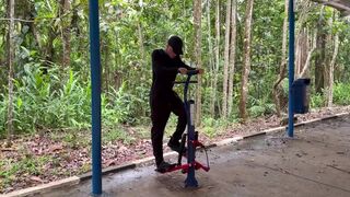 Maloka & Euerickdiaz get wild with personal trainer in public park