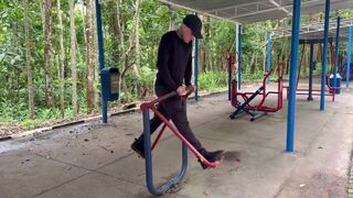 Maloka & Euerickdiaz get wild with personal trainer in public park