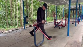 Euerickdiaz & Maloka get naked after intense workout and pound a trainer's big cock in public