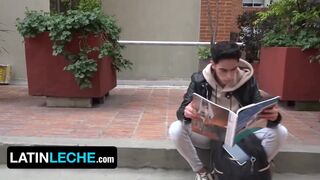 Watch Straight Amateur Vincent Vega take a hard dick in POV bareback action! - 2 image