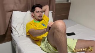 Ian Surfista & Luan Vetin watch Brazil vs. Haiti with their bisexual friend in public - 2 image