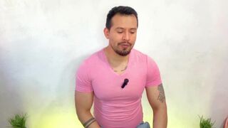 Hetero Curioso bangs Argentine soldier in uniform & makes him dripping wet