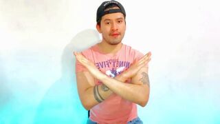 Hetero Curioso bangs Argentine soldier in uniform & makes him dripping wet - 2 image