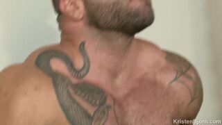 Bodybuilder Max Hilton receive Stuffed Bareback - 3 image